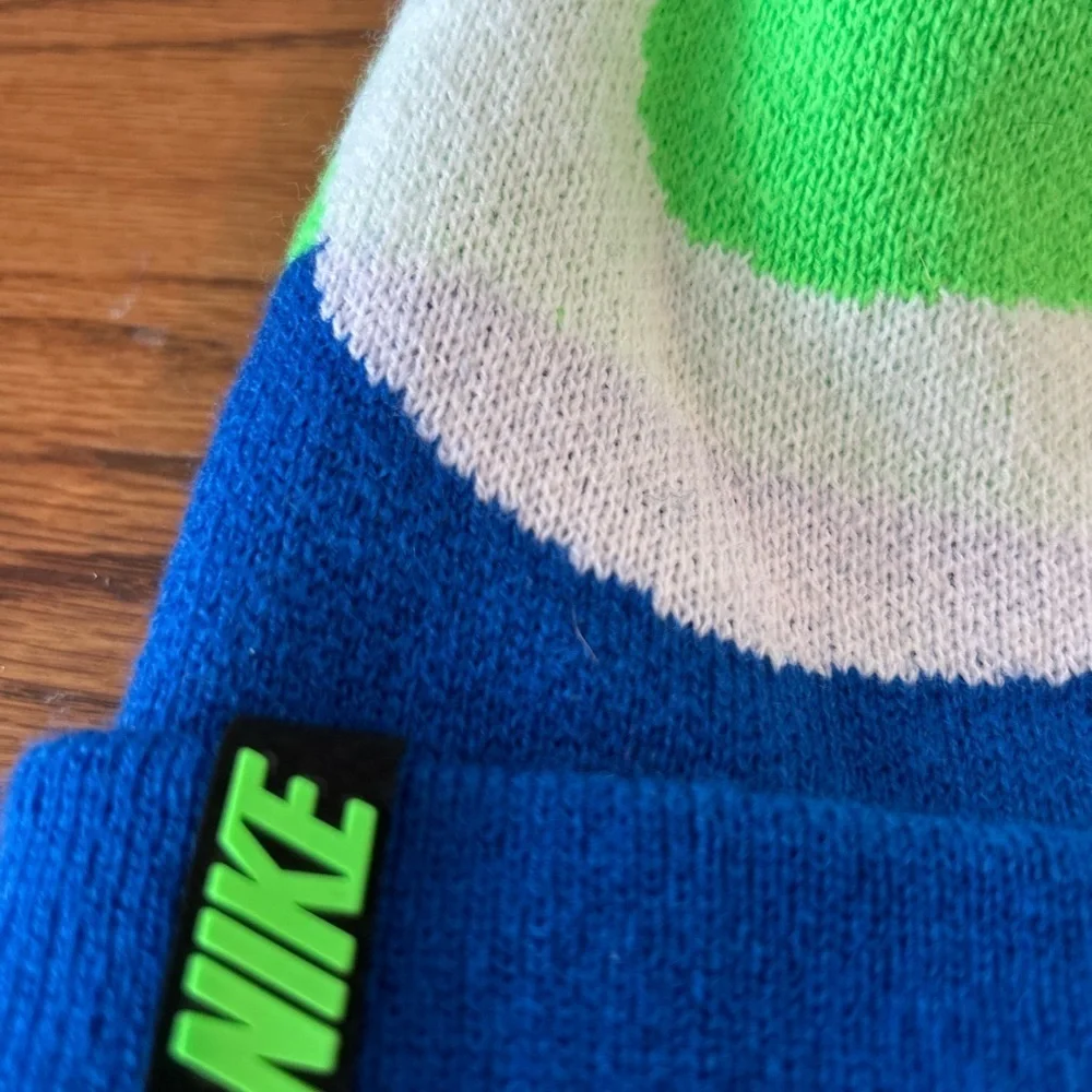 ❤️5 For $20❤️ Nike Knit Youth Beanie Nike Check & a Pom Pom on Top❤️  Size Youth